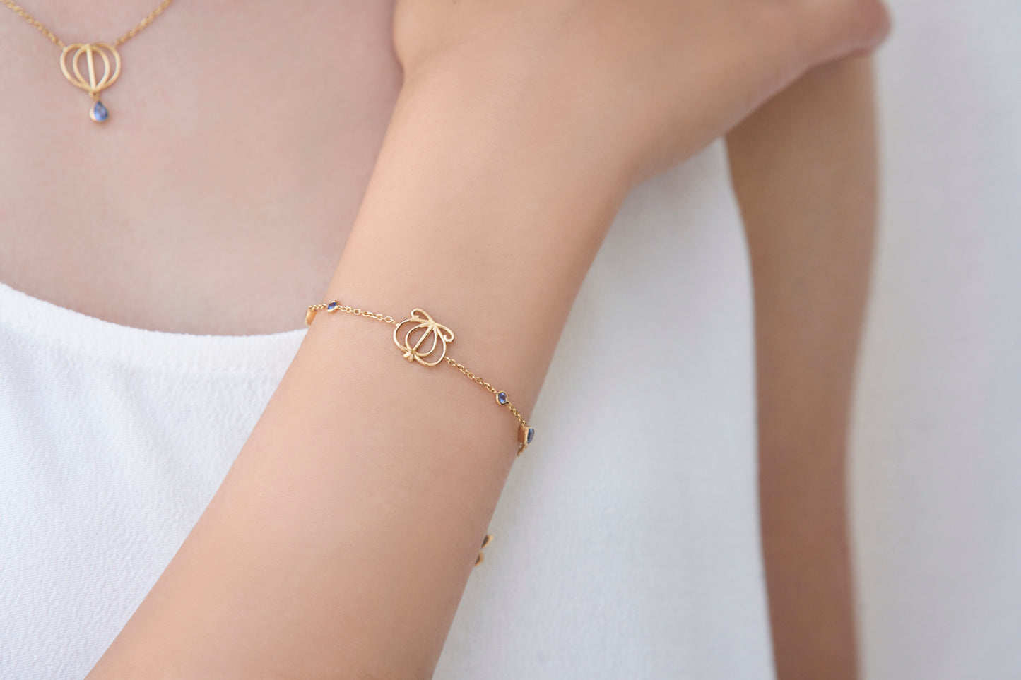 Bracelet Cendrillon – Or jaune ou or rose 750/1000 et saphirs